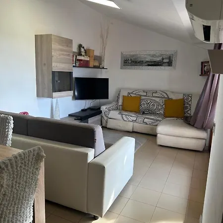 Relax Sea View Attic Apartment Quartu SantʼElena